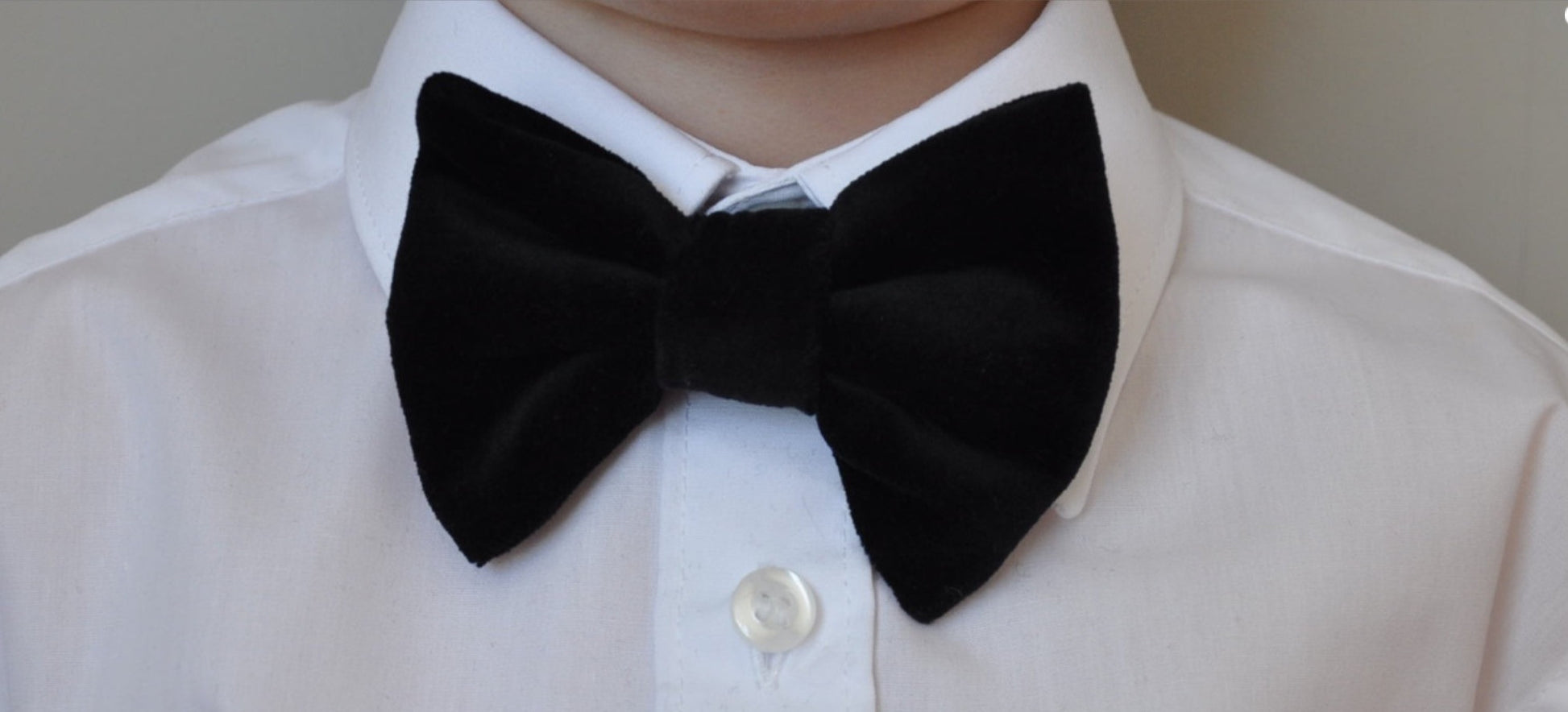 Boys Black velvet bow tie, boys bow tie, mens bow tie, bow ties made to order, pageboy bow tie, groom bowtie - Mr Darcy