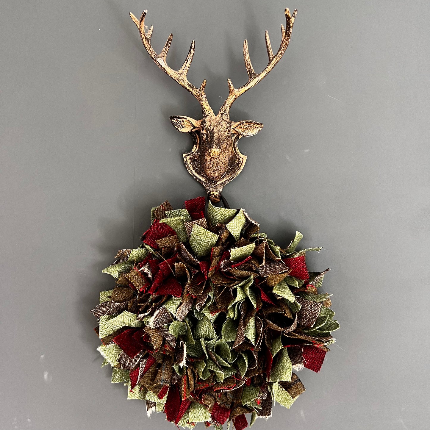 Luxury Tweed Christmas wreath ‘Driving home for Christmas’