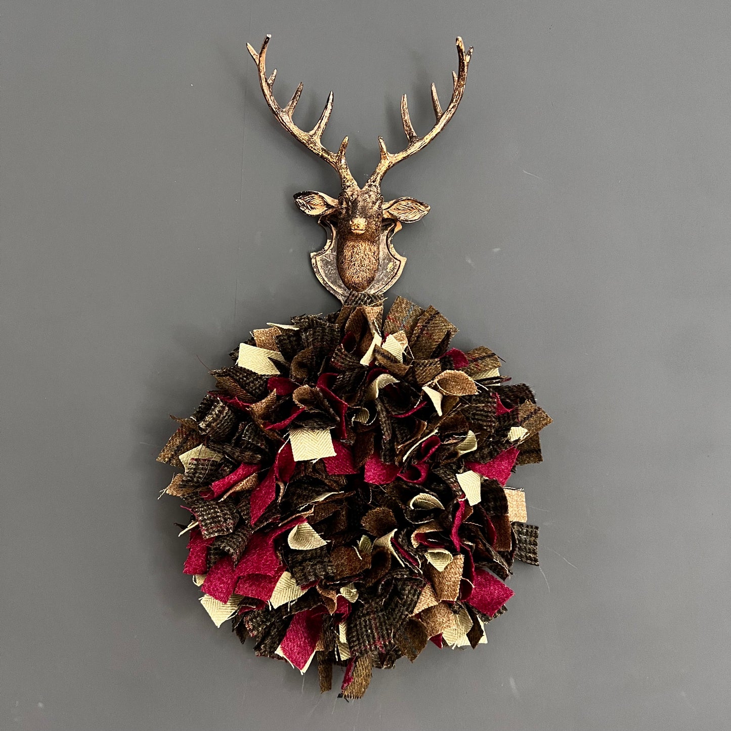 Luxury Tweed Christmas wreath ‘Let it snow, let it snow, let it snow’