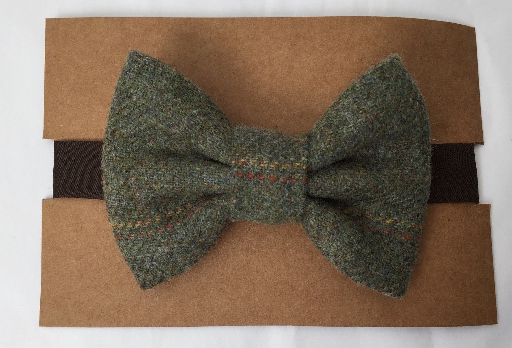 Boys green check bow tie, boys tweed bow tie, mens bow tie, bow ties made to order, pageboy bow tie, groom bowtie - Lord M