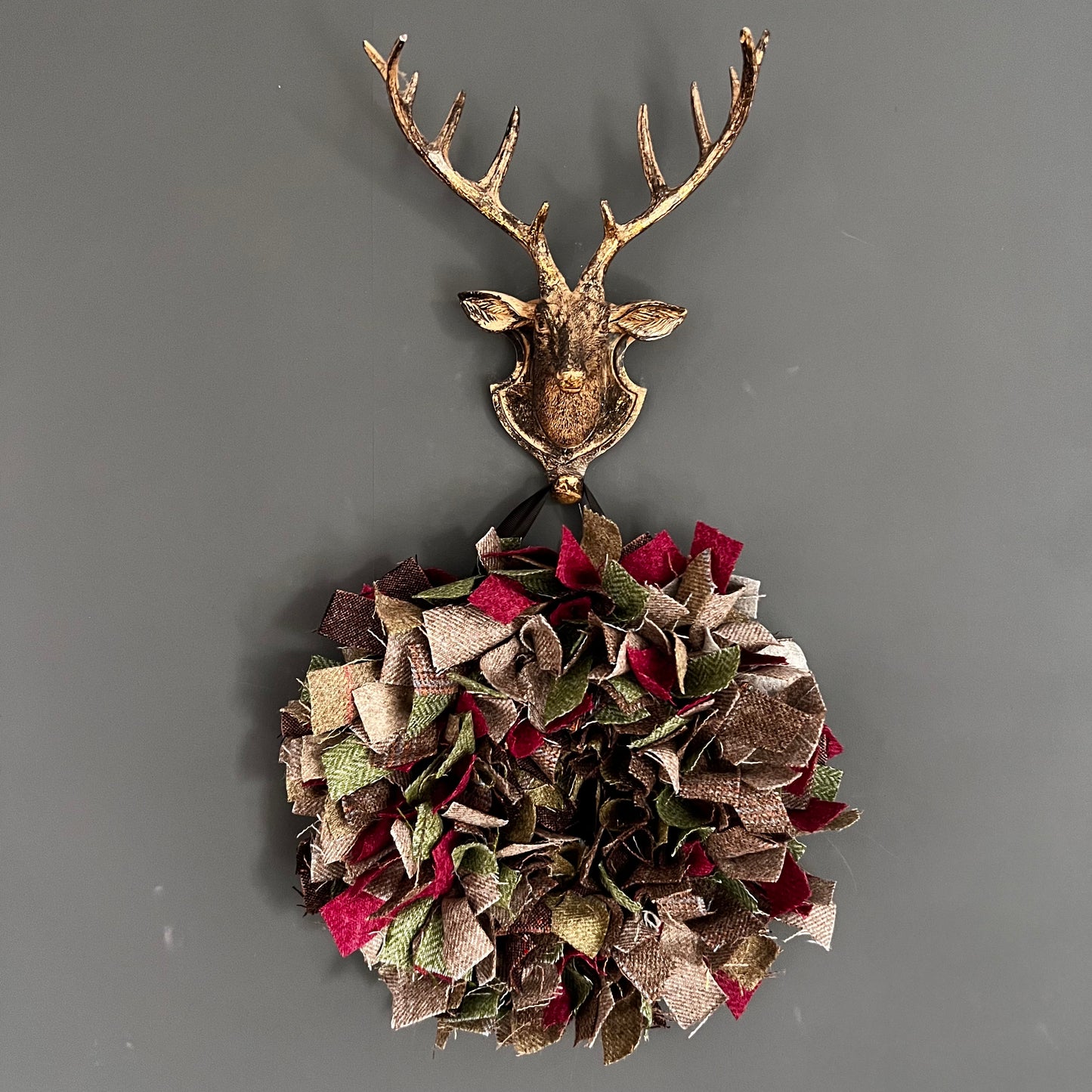 Luxury Tweed Christmas wreath ‘Believe’