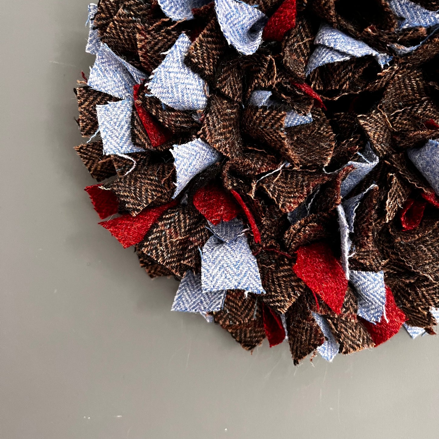 Luxury Tweed Christmas wreath ‘Santa Baby’