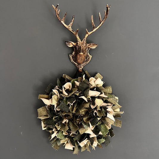 Luxury Tweed Christmas wreath ‘Merry Christmas everyone’
