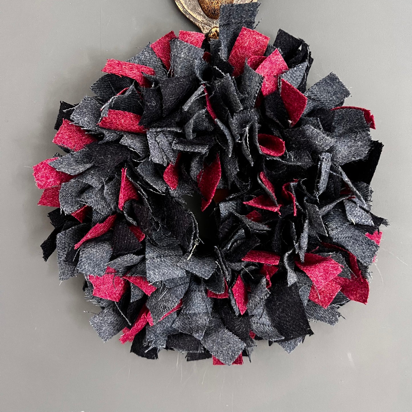 Luxury Tweed Christmas wreath ‘Rocking around the Christmas tree’